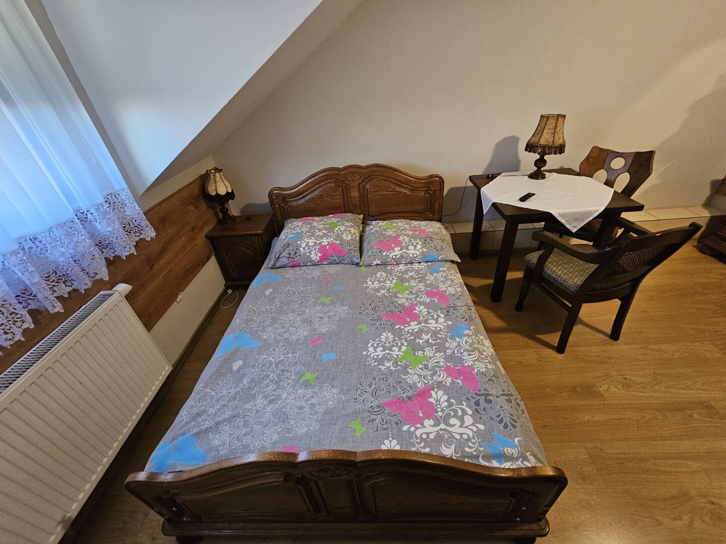 Pokój+ z podwójnym łożem (2)